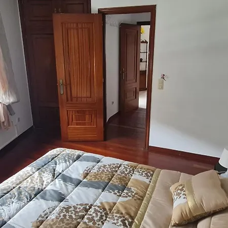 Piso Bertamirans Centro Apartment *